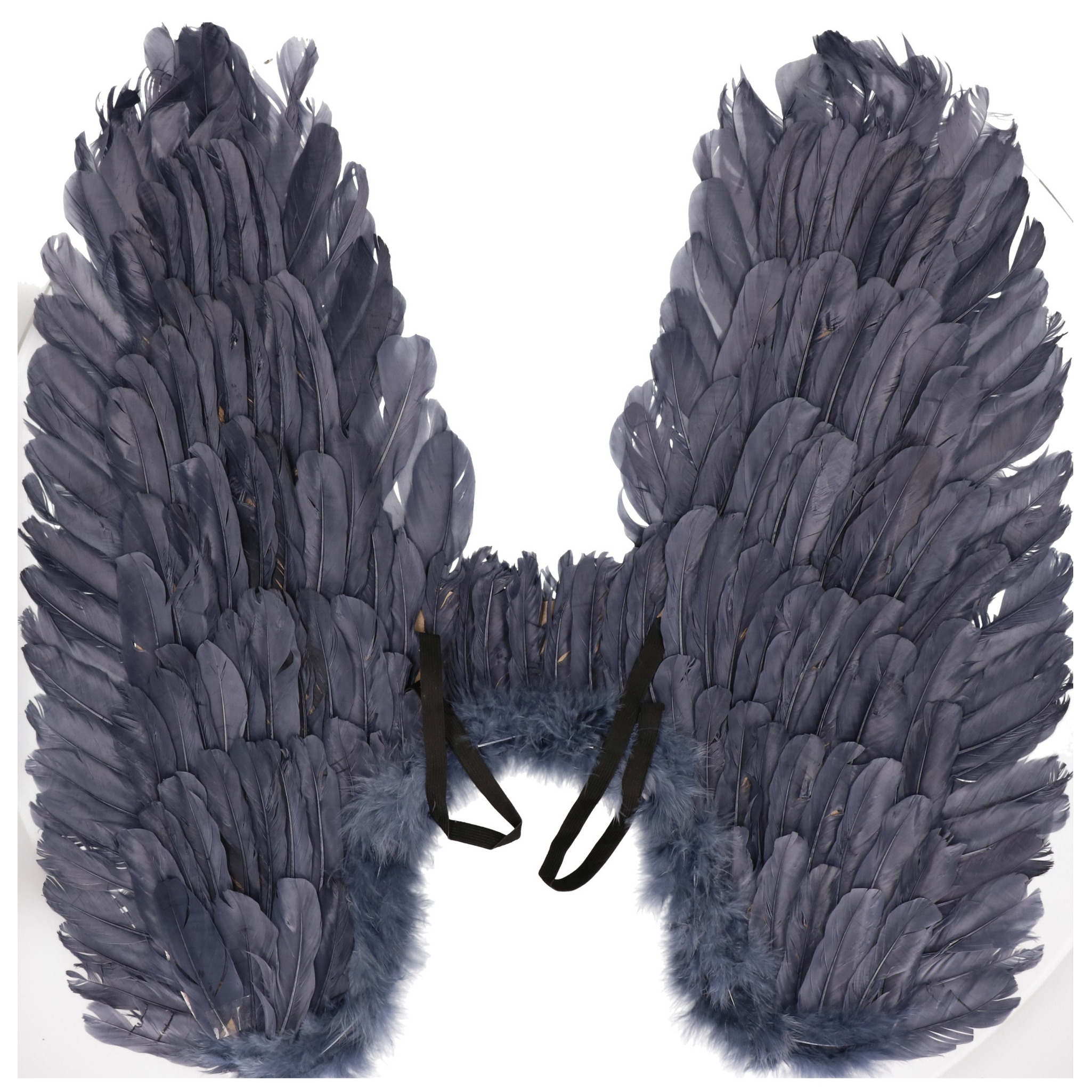 Blauw grijze vleugels met veren 65 x 60 cm groot