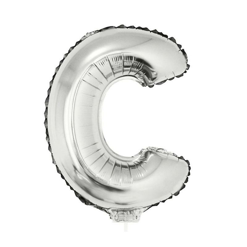 Zilveren opblaas letter ballon C op stokje 41 cm